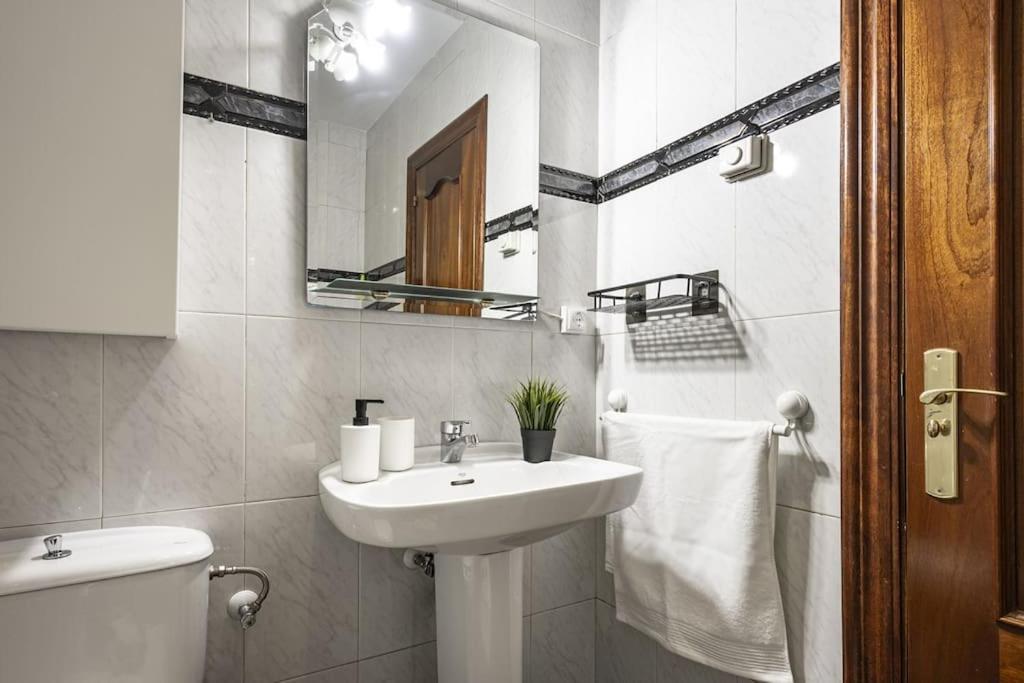 Apartamento La Plazuela Gijon Bagian luar foto